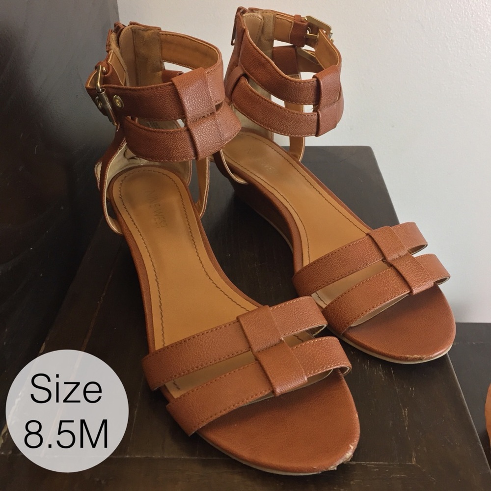 Nine West 8.5M BROWN Buckle Ankle Strap Sandals